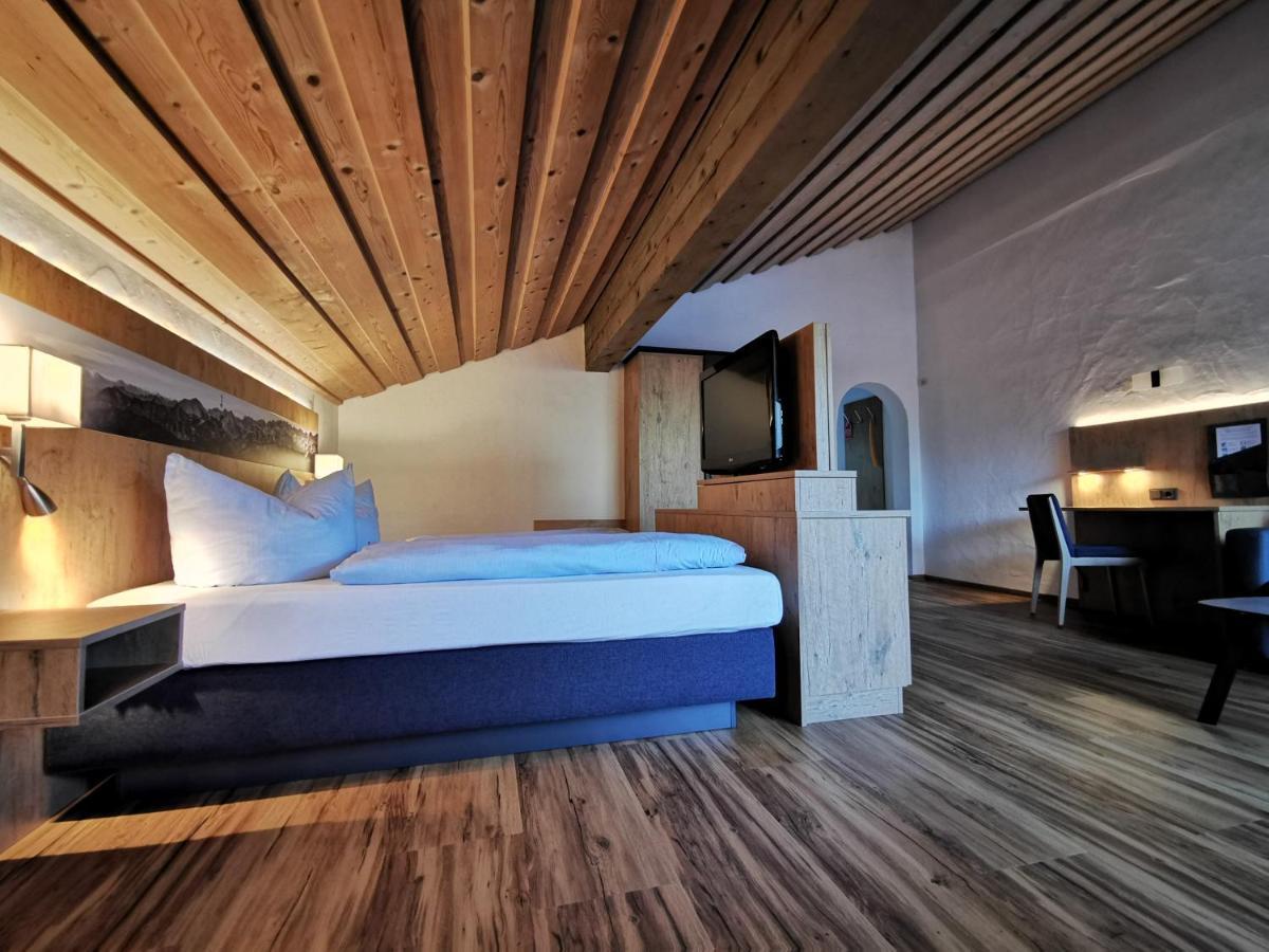 Gasthof & Hotel Zur Post Wallgau Luaran gambar